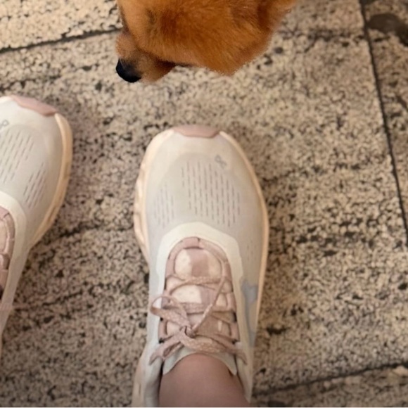 On Running Women's Cream and Light Pink Sneakers - Picture 4 of 4